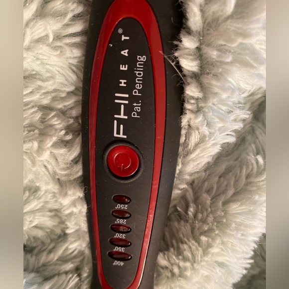 3 Hr Tools Bundle-Conair Curler-FHI Heat Brush &Maximus Straight (w/Water tank) - Picture 9 of 10